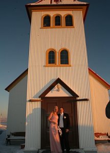 Oddi Church - A couple 'tieing the knot'